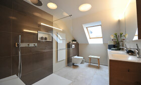 runde Badewanne freistehend